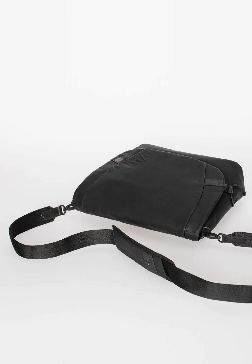 Aunts & Uncles Bags Matsumoto Messenger Bag Black