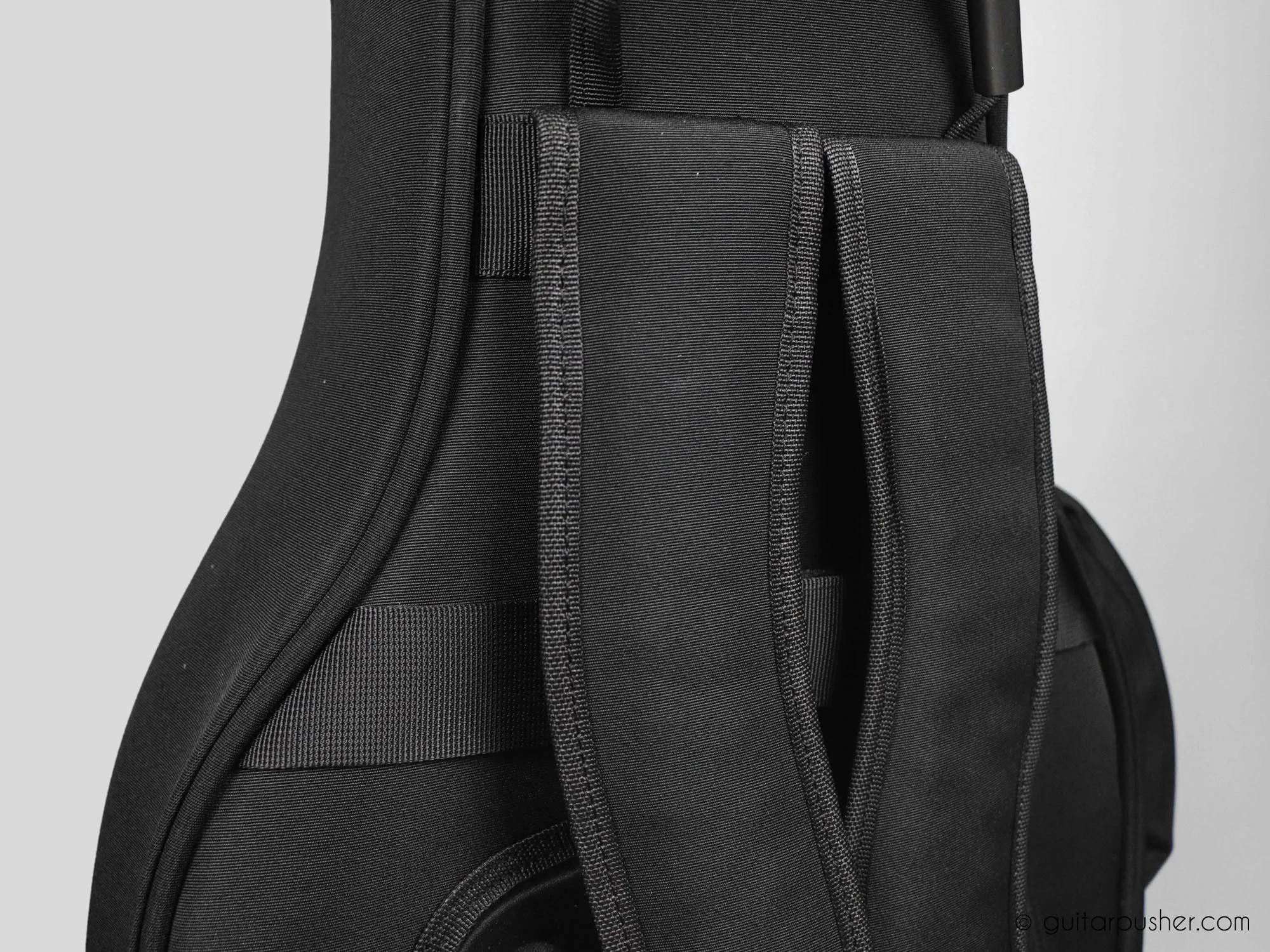 Kavaborg LUX Waterproof Heavy Padded Bass Guitar Gig Bag (FB-90B)