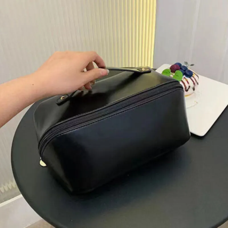 Large-capacity Travel Cosmetic Bag