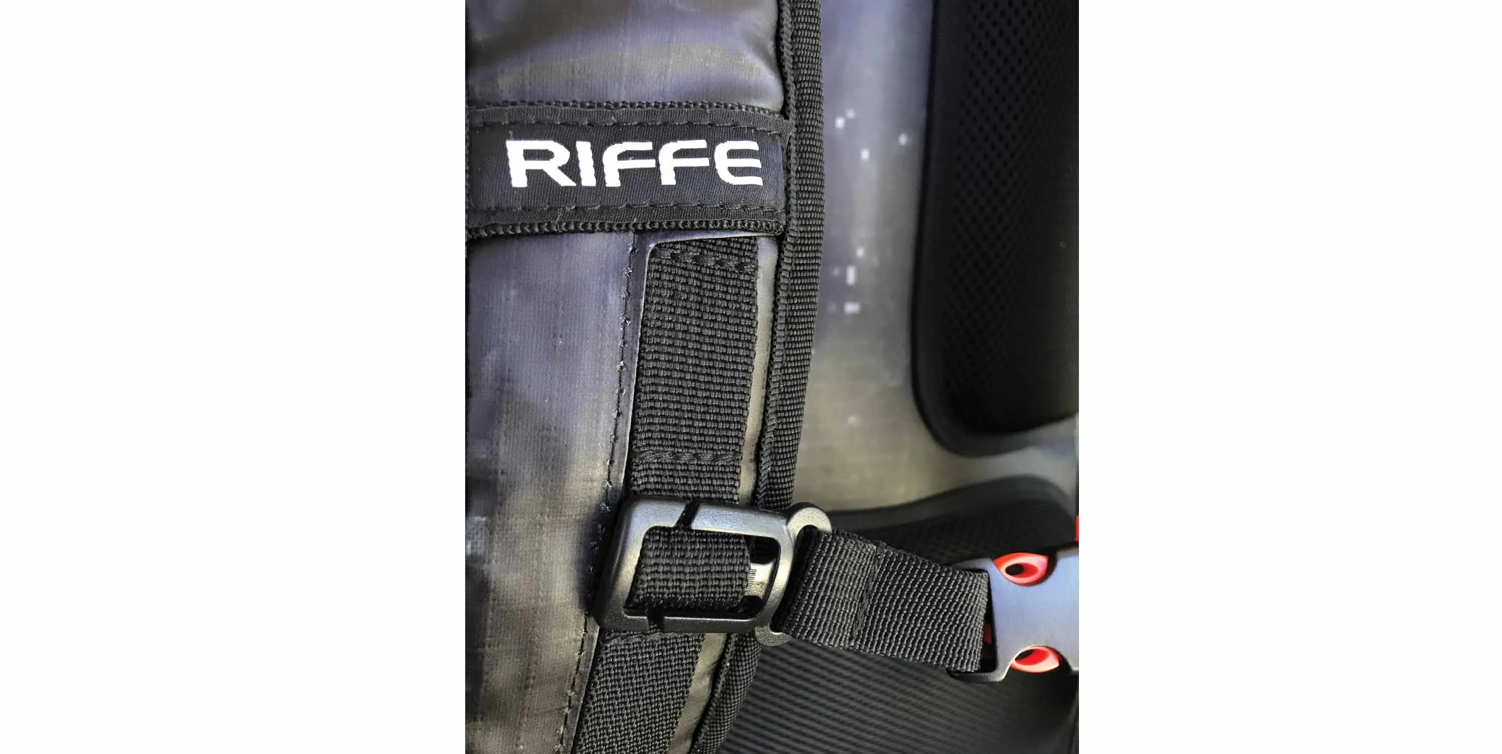 Riffe Venture Utility pack - Vortex Camo