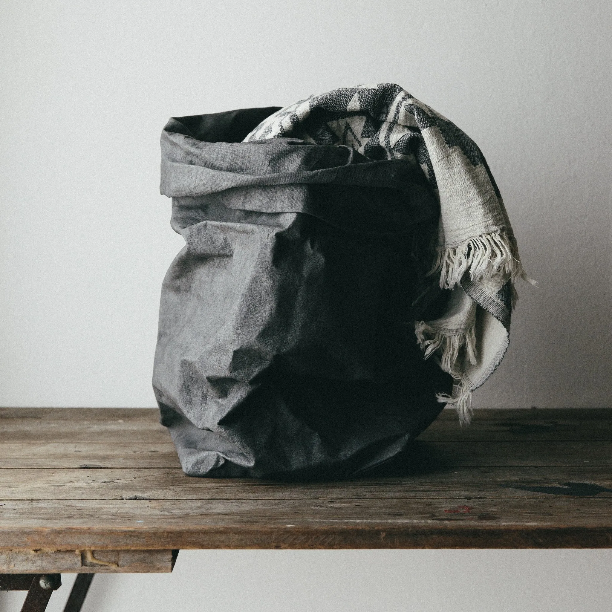 Uashmama Washable Paper Bag Dark Grey